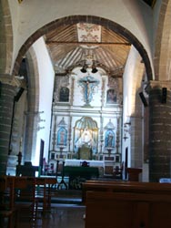 Im Inneren der Kirche Nuestra Senora de los Remedios in Yaiza - Lanzarote