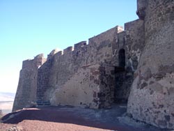 Mauern des Castillo Santa Bárbara bei Teguise - Lanzarote