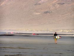 Surfer an der Playa de Famara - Lanzarote